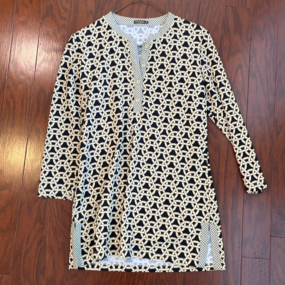 J. McLaughlin black, tan, and cream tunic top. 3/4 sleeves. Size XS.